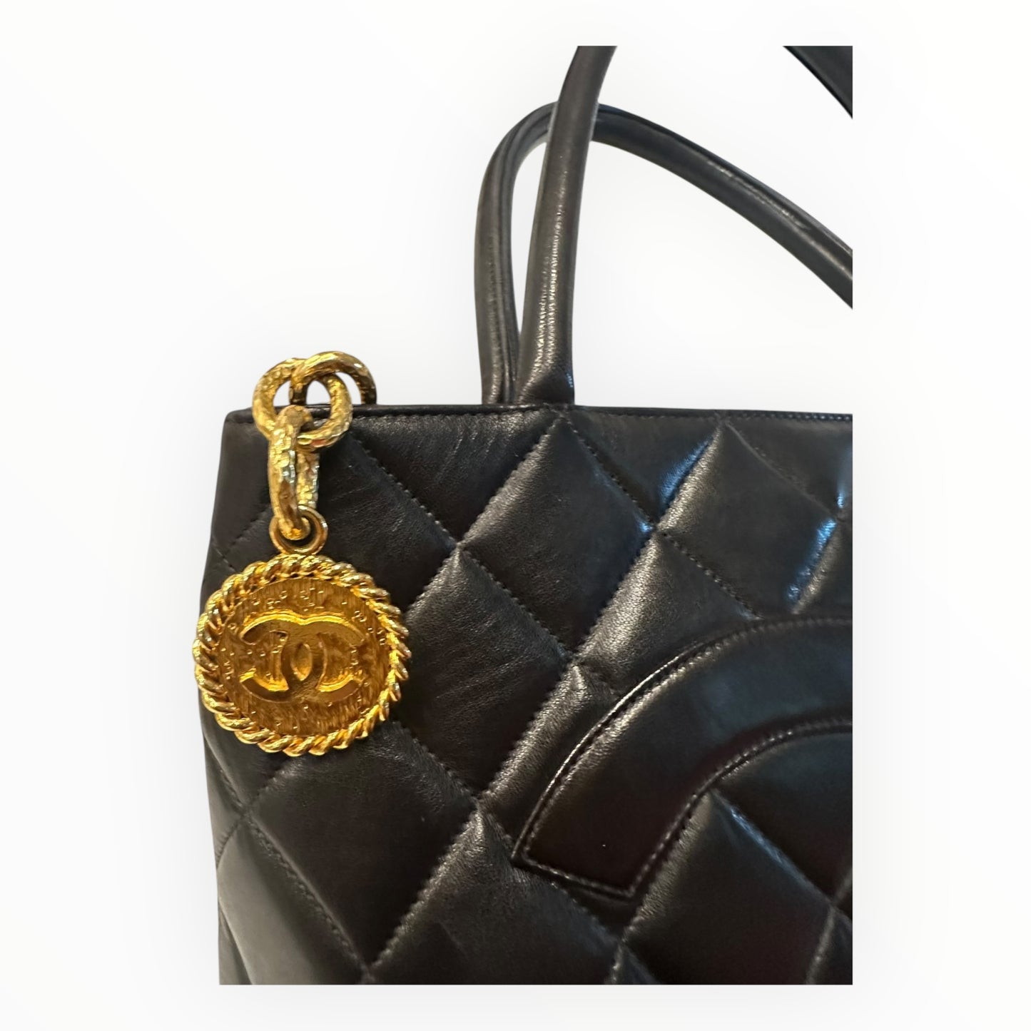 Chanel Vintage Lambskin Quilted Medallion in Black